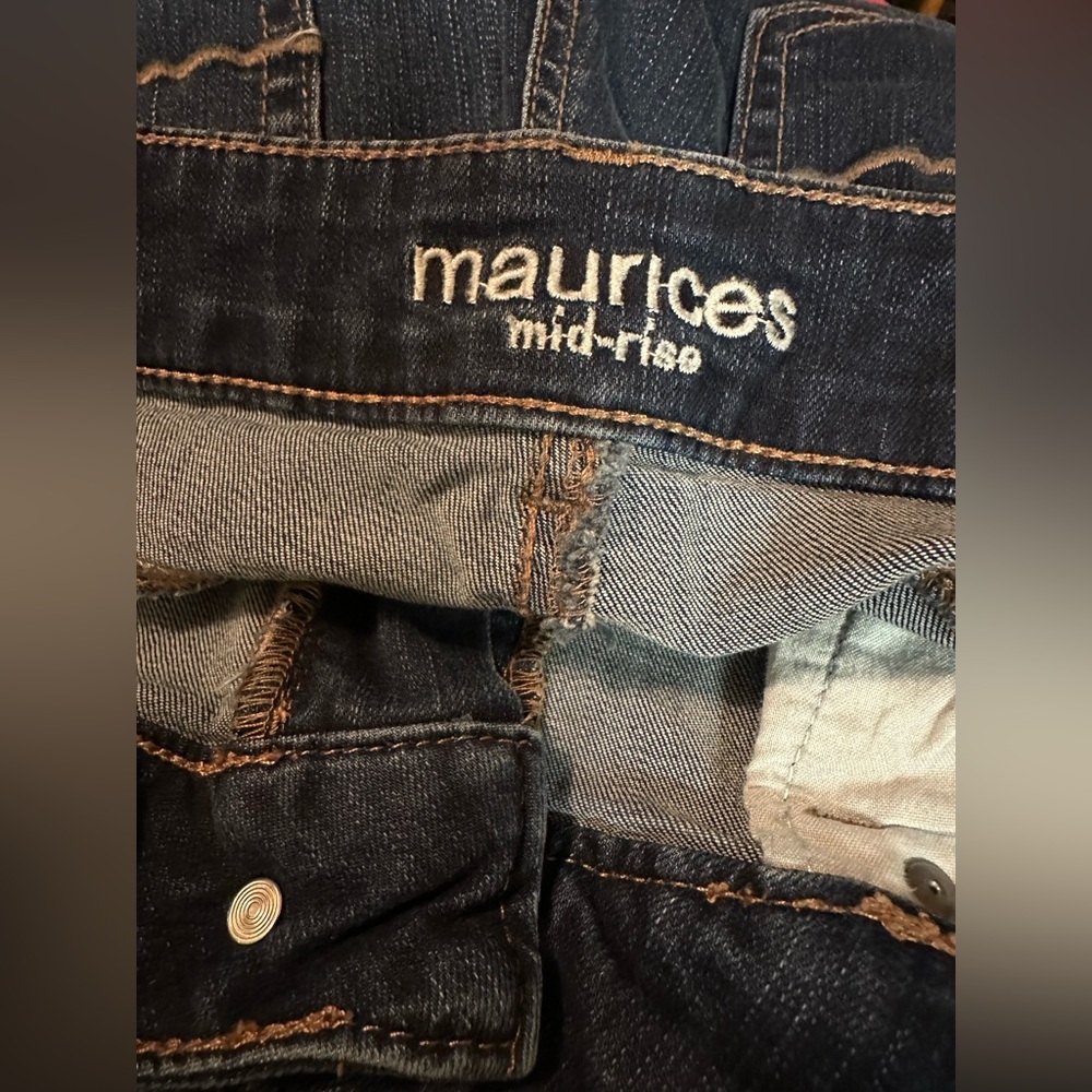Maurices Jeans Women’s Size 12 Short Dark Wash Mid Rise Stretch Denim - Picture 3 of 6